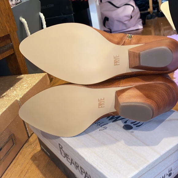 NIB Frye Reina Bootie Cognac Size 7.5M - Picture 7 of 8